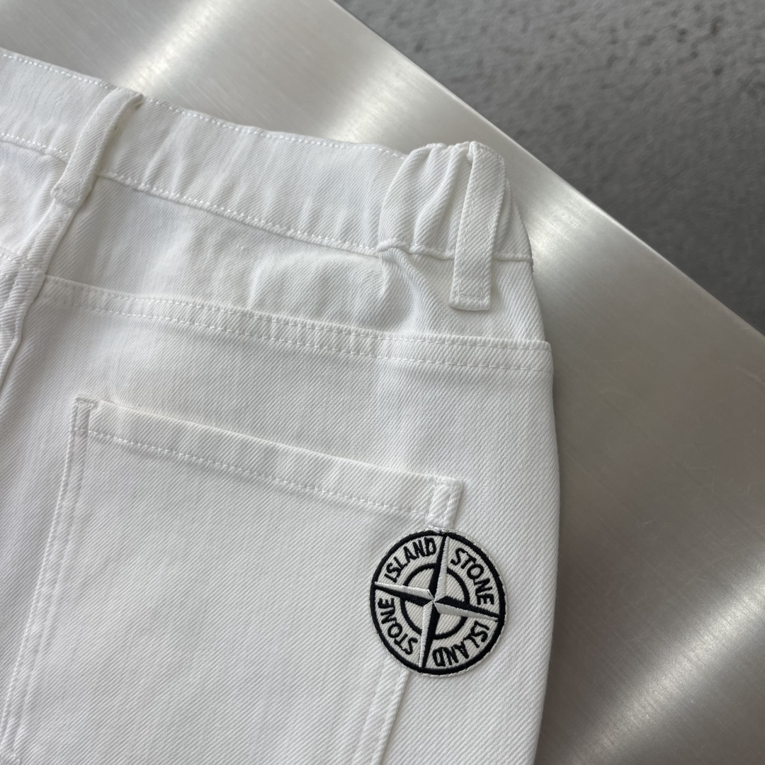 -Stone Island     罗盘logo绣花细节牛仔长裤 弹力丹宁布洗水 上身舒适.... 直筒版型，百搭不挑场