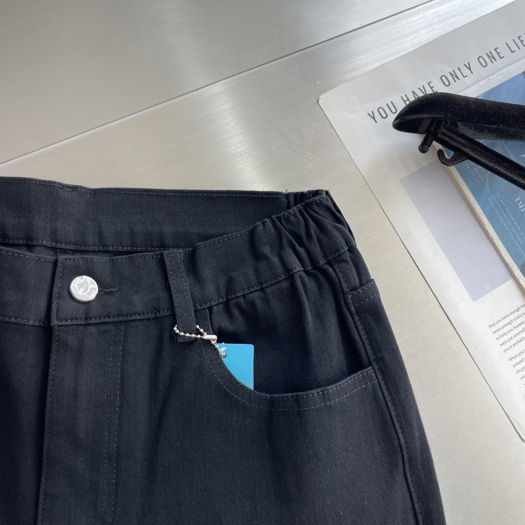 -Stone Island     罗盘logo绣花细节牛仔长裤 弹力丹宁布洗水 上身舒适.... 直筒版型，百搭不挑场