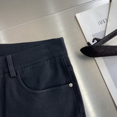 -Loro Piana 2026秋冬官网新款男士休闲长裤,高密斜纹面料,触感细腻挺括,抗皱易打理。经典五袋裤型, -Loro Piana 2026秋冬官网新款男士休闲长裤,高密斜纹面料,触感细腻挺括,抗皱易打理。经典五袋裤型,