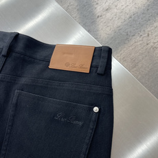 -Loro Piana 2026秋冬官网新款男士休闲长裤,高密斜纹面料,触感细腻挺括,抗皱易打理。经典五袋裤型, -Loro Piana 2026秋冬官网新款男士休闲长裤,高密斜纹面料,触感细腻挺括,抗皱易打理。经典五袋裤型,