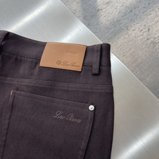 -Loro Piana 2026秋冬官网新款男士休闲长裤,高密斜纹面料,触感细腻挺括,抗皱易打理。经典五袋裤型, -Loro Piana 2026秋冬官网新款男士休闲长裤,高密斜纹面料,触感细腻挺括,抗皱易打理。经典五袋裤型,
