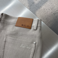 -Loro Piana 2026秋冬官网新款男士休闲长裤,高密斜纹面料,触感细腻挺括,抗皱易打理。经典五袋裤型, -Loro Piana 2026秋冬官网新款男士休闲长裤,高密斜纹面料,触感细腻挺括,抗皱易打理。经典五袋裤型,