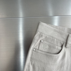 -Loro Piana 2026秋冬官网新款男士休闲长裤,高密斜纹面料,触感细腻挺括,抗皱易打理。经典五袋裤型, -Loro Piana 2026秋冬官网新款男士休闲长裤,高密斜纹面料,触感细腻挺括,抗皱易打理。经典五袋裤型,