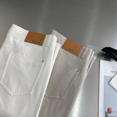 -Loro Piana 2026秋冬官网新款男士休闲长裤,高密斜纹面料,触感细腻挺括,抗皱易打理。经典五袋裤型, -Loro Piana 2026秋冬官网新款男士休闲长裤,高密斜纹面料,触感细腻挺括,抗皱易打理。经典五袋裤型,