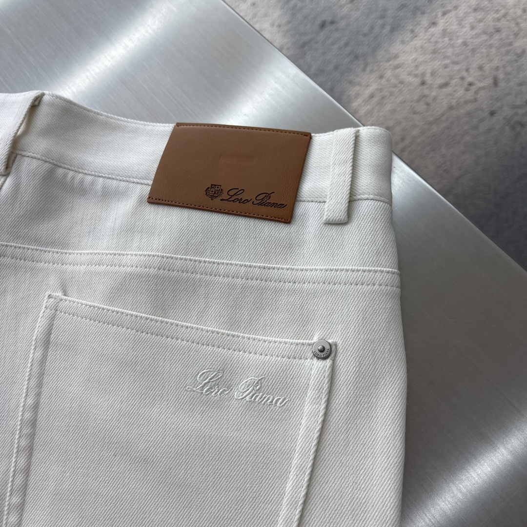 -Loro Piana 2026秋冬官网新款男士休闲长裤,高密斜纹面料,触感细腻挺括,抗皱易打理。经典五袋裤型, -Loro Piana 2026秋冬官网新款男士休闲长裤,高密斜纹面料,触感细腻挺括,抗皱易打理。经典五袋裤型,