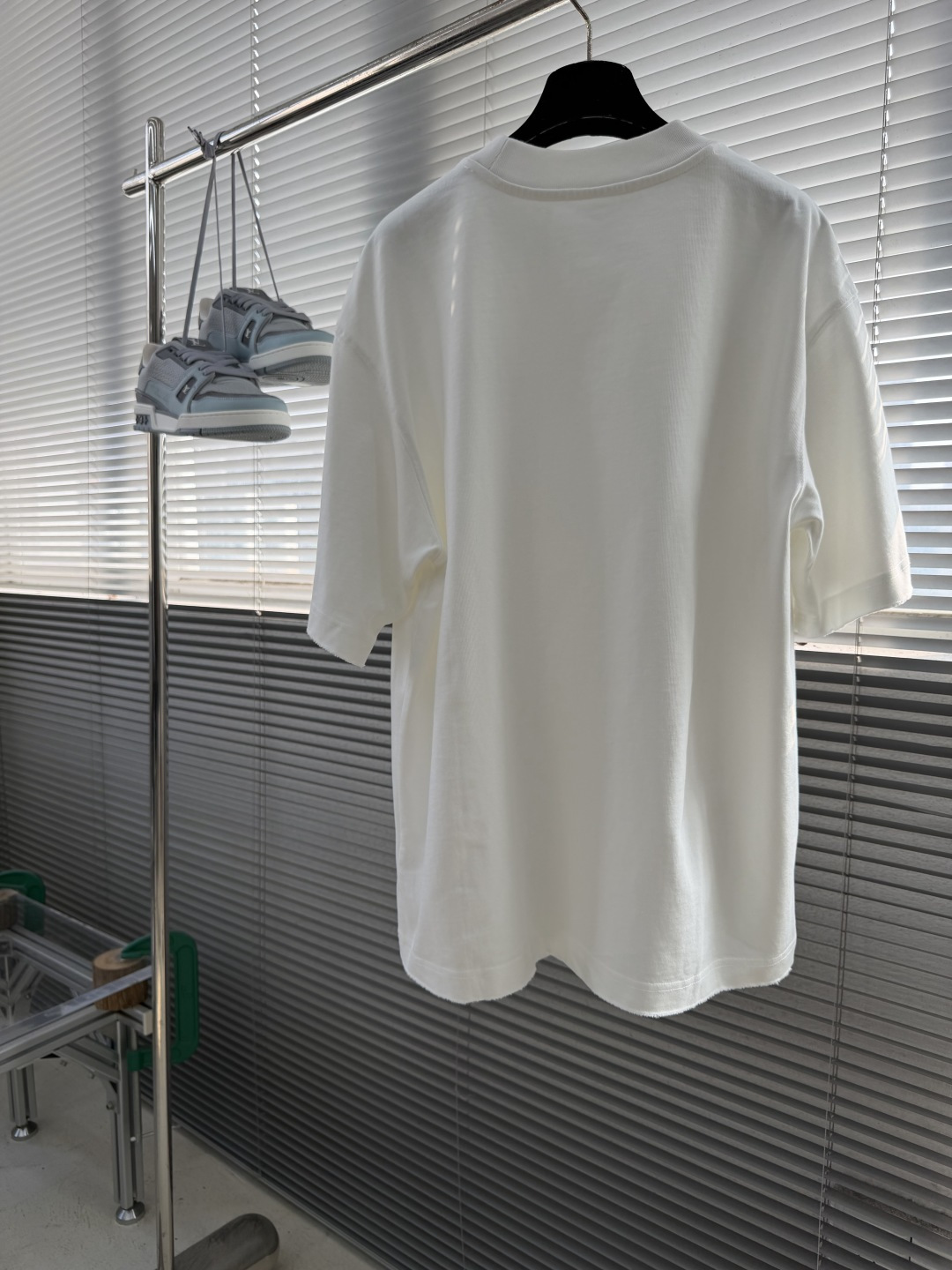 -Stone Island     贴布罗盘logo休闲短T 纯棉高克重材质 面料柔软，上身舒适吖 微阔版型搭配经典刺绣