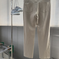 -Loro Piana 2026秋冬官网新款男士休闲长裤,高密斜纹面料,触感细腻挺括,抗皱易打理。经典五袋裤型, -Loro Piana 2026秋冬官网新款男士休闲长裤,高密斜纹面料,触感细腻挺括,抗皱易打理。经典五袋裤型,