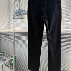 -Loro Piana 2026秋冬官网新款男士休闲长裤,高密斜纹面料,触感细腻挺括,抗皱易打理。经典五袋裤型, -Loro Piana 2026秋冬官网新款男士休闲长裤,高密斜纹面料,触感细腻挺括,抗皱易打理。经典五袋裤型,