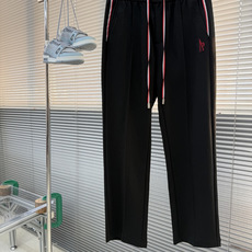 -mon 秋季男士直筒休闲卫裤✨ 奢感针织面料,垂坠抗皱,上身柔软透气,自带哑光高级质感。 标志性红白蓝织带腰头 -mon 秋季男士直筒休闲卫裤✨ 奢感针织面料,垂坠抗皱,上身柔软透气,自带哑光高级质感。 标志性红白蓝织带腰头