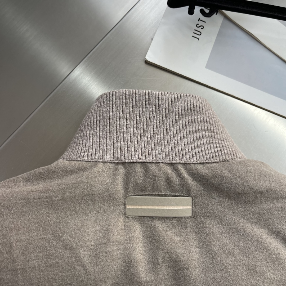 -Z ZEGN FW26纯色立领拉链长袖 羽绒服 码数:48.50.52.54.56 尺码 衣长 肩宽 胸围 -Z ZEGN FW26纯色立领拉链长袖 羽绒服 码数:48.50.52.54.56 尺码 衣长 肩宽 胸围