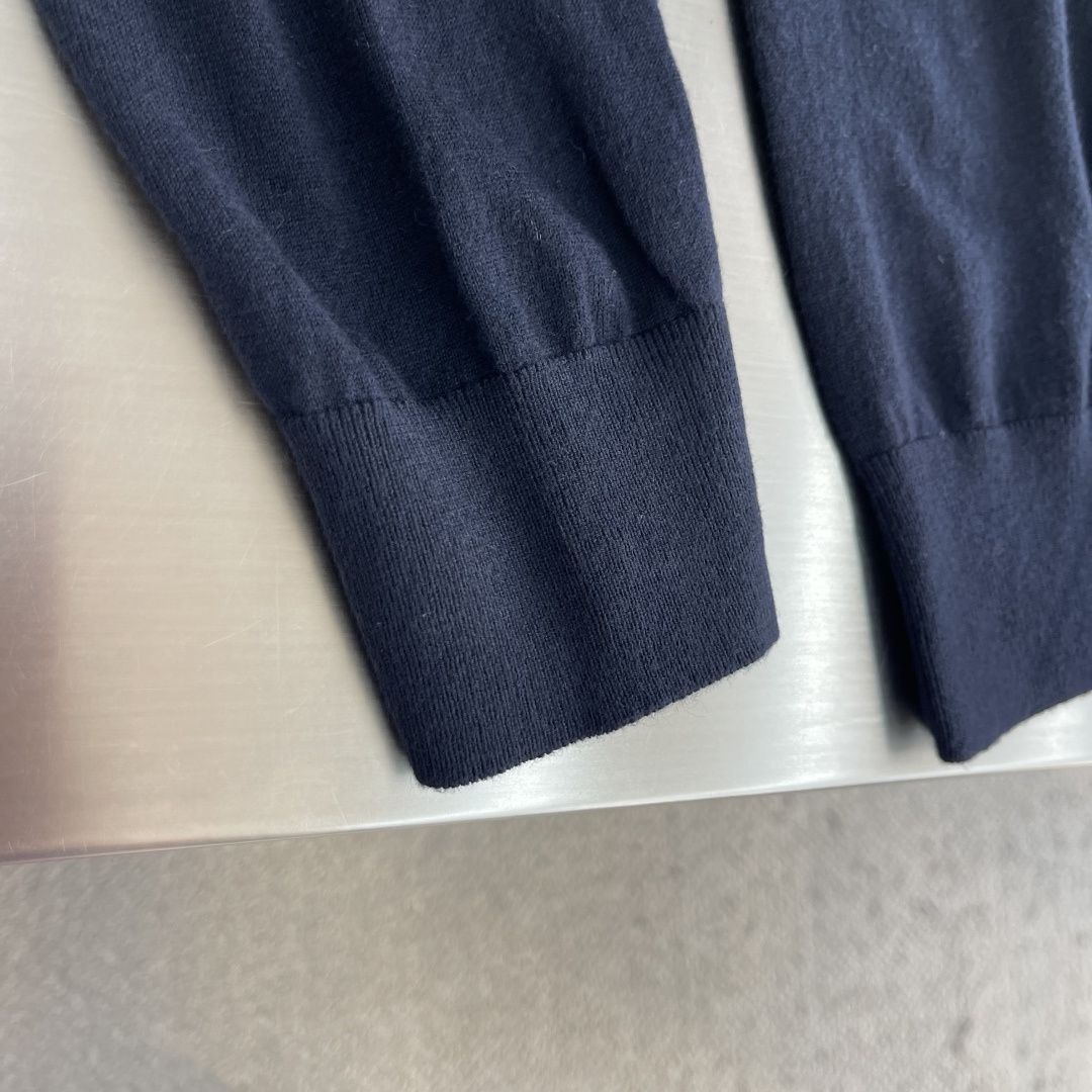 -驴牌 Trunk SS26 长袖罗纹衣领马球衫标识袢带 毛衣 男款 码数:S.M.L.XL 尺码 衣长 肩宽 胸 -驴牌 Trunk SS26 长袖罗纹衣领马球衫标识袢带 毛衣 男款 码数:S.M.L.XL 尺码 衣长 肩宽 胸