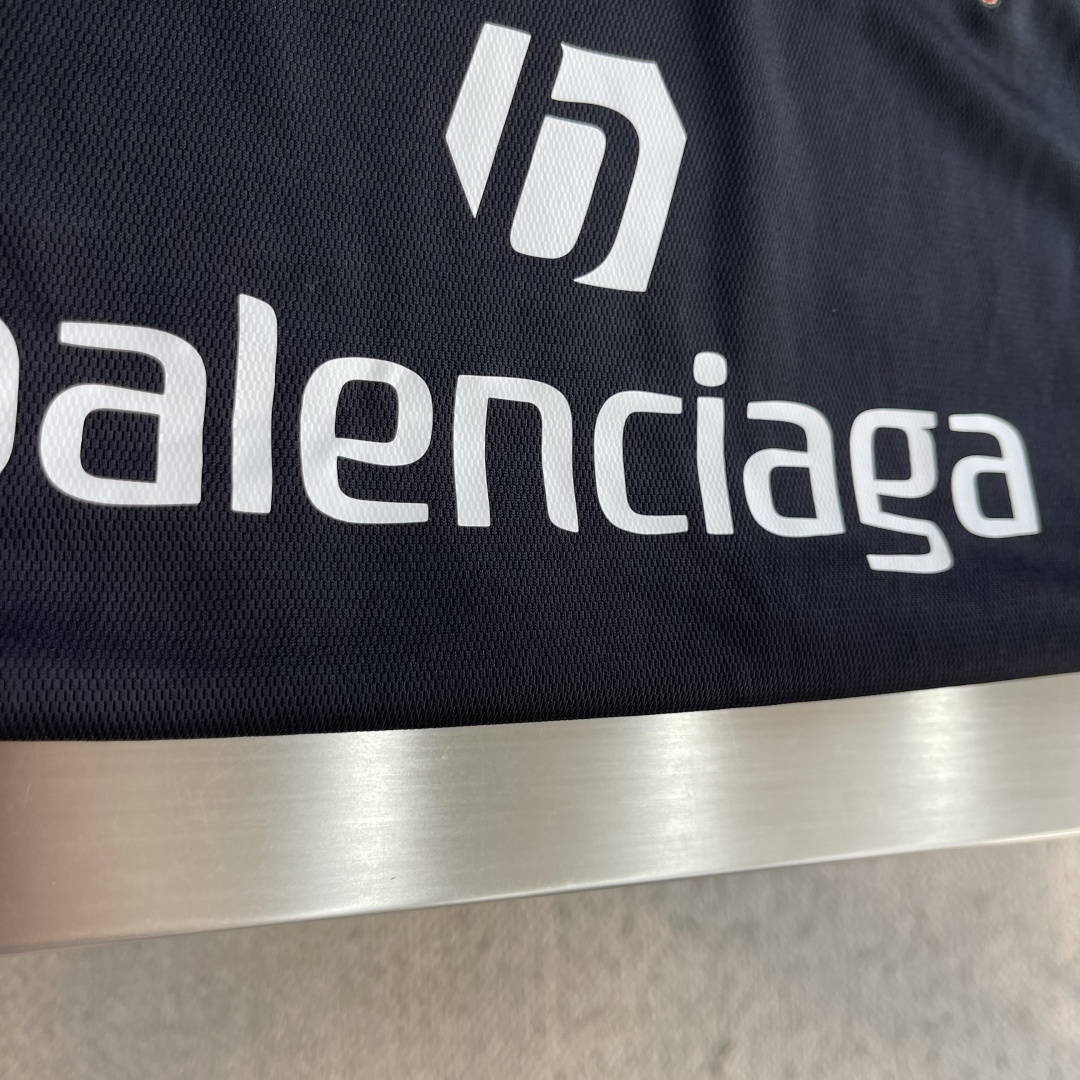 -Balenciag Logo字母图案印花圆领长袖 T恤 宽松版型 男女同款 码数:1.2.3 尺码 衣长 肩 -Balenciag Logo字母图案印花圆领长袖 T恤 宽松版型 男女同款 码数:1.2.3 尺码 衣长 肩