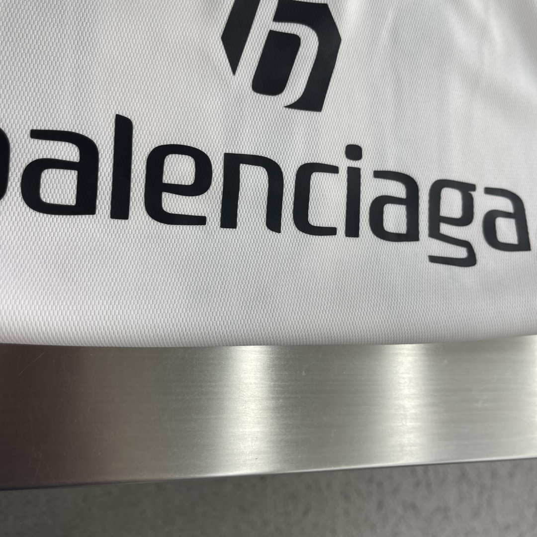 -Balenciag Logo字母图案印花圆领长袖 T恤 宽松版型 男女同款 码数:1.2.3 尺码 衣长 肩 -Balenciag Logo字母图案印花圆领长袖 T恤 宽松版型 男女同款 码数:1.2.3 尺码 衣长 肩