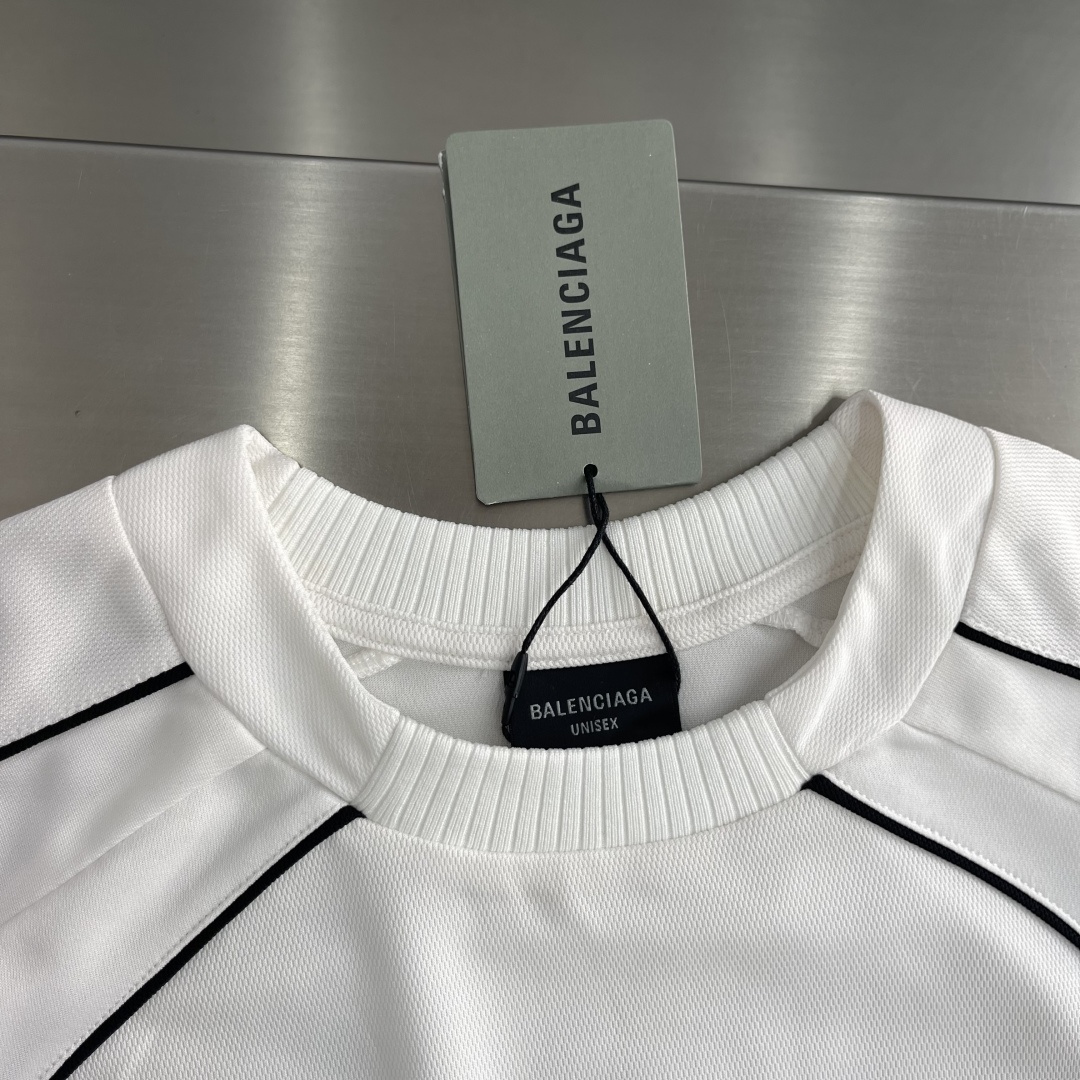 -Balenciag Logo字母图案印花圆领长袖 T恤 宽松版型 男女同款 码数:1.2.3 尺码 衣长 肩 -Balenciag Logo字母图案印花圆领长袖 T恤 宽松版型 男女同款 码数:1.2.3 尺码 衣长 肩