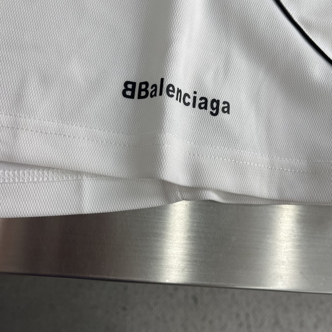 -Balenciag Logo字母图案印花圆领长袖 T恤 宽松版型 男女同款 码数:1.2.3 尺码 衣长 肩 -Balenciag Logo字母图案印花圆领长袖 T恤 宽松版型 男女同款 码数:1.2.3 尺码 衣长 肩