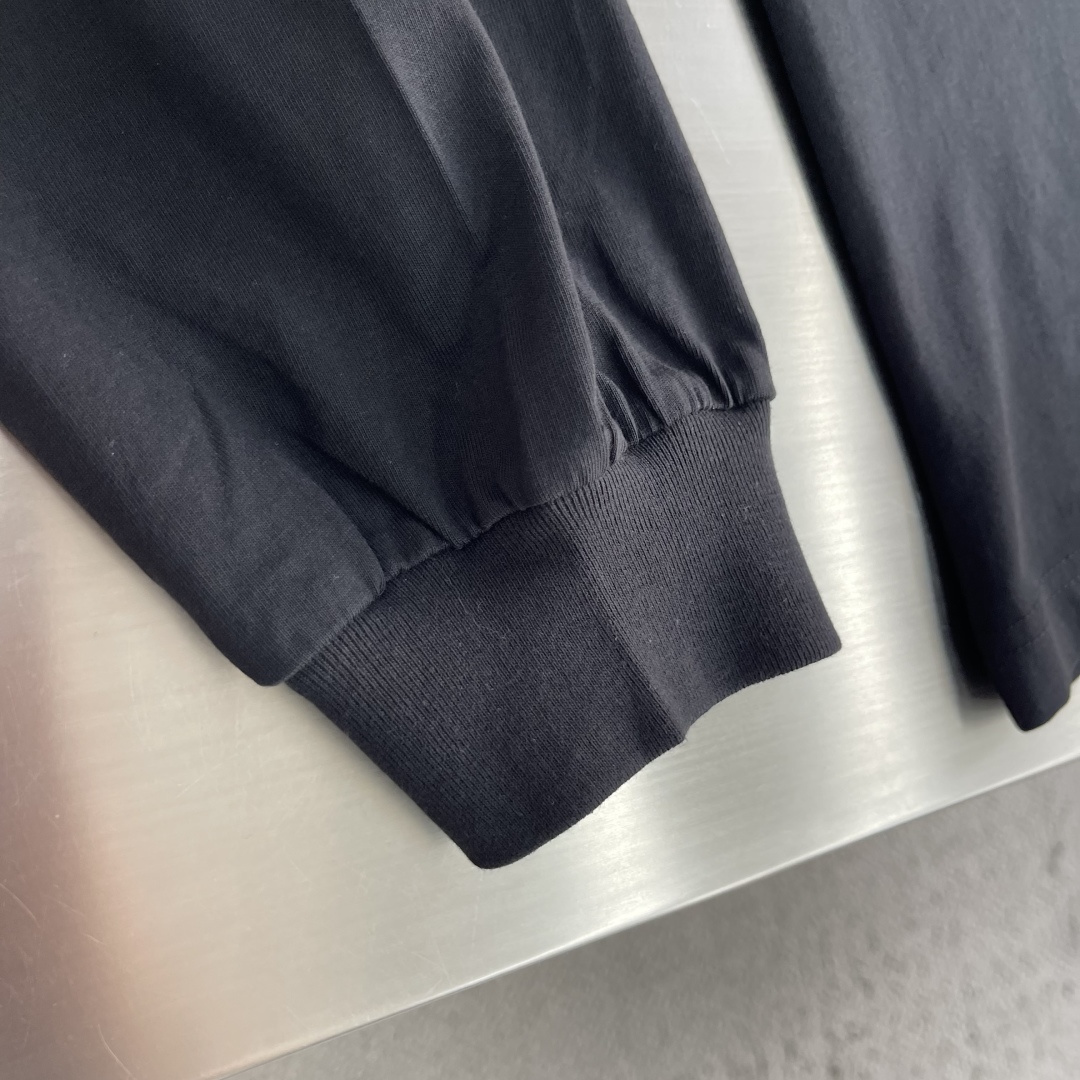 -Balenciag FW26 FOOTBALL系列 3BV领T恤长袖速干 宽松版型 足球衣 男款 码数:XXS -Balenciag FW26 FOOTBALL系列 3BV领T恤长袖速干 宽松版型 足球衣 男款 码数:XXS