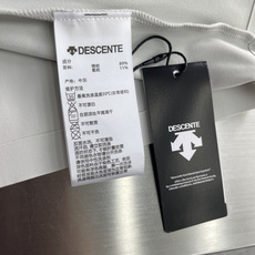 -重工刺绣LOGO无缝压胶工艺! DESCENT*/迪桑* TRAINING男士 SOLOTEX压胶长袖半拉链贴 -重工刺绣LOGO无缝压胶工艺! DESCENT*/迪桑* TRAINING男士 SOLOTEX压胶长袖半拉链贴
