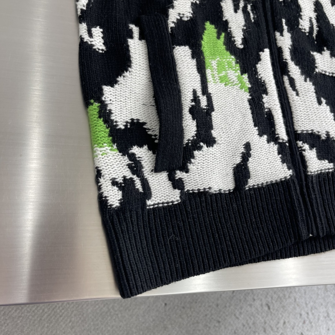 -GUCC 26fw新款Altitude滑雪系列 饰山景图案嵌花拉链前襟长袖夹克外套 男女同款 码数:S.M. -GUCC 26fw新款Altitude滑雪系列 饰山景图案嵌花拉链前襟长袖夹克外套 男女同款 码数:S.M.