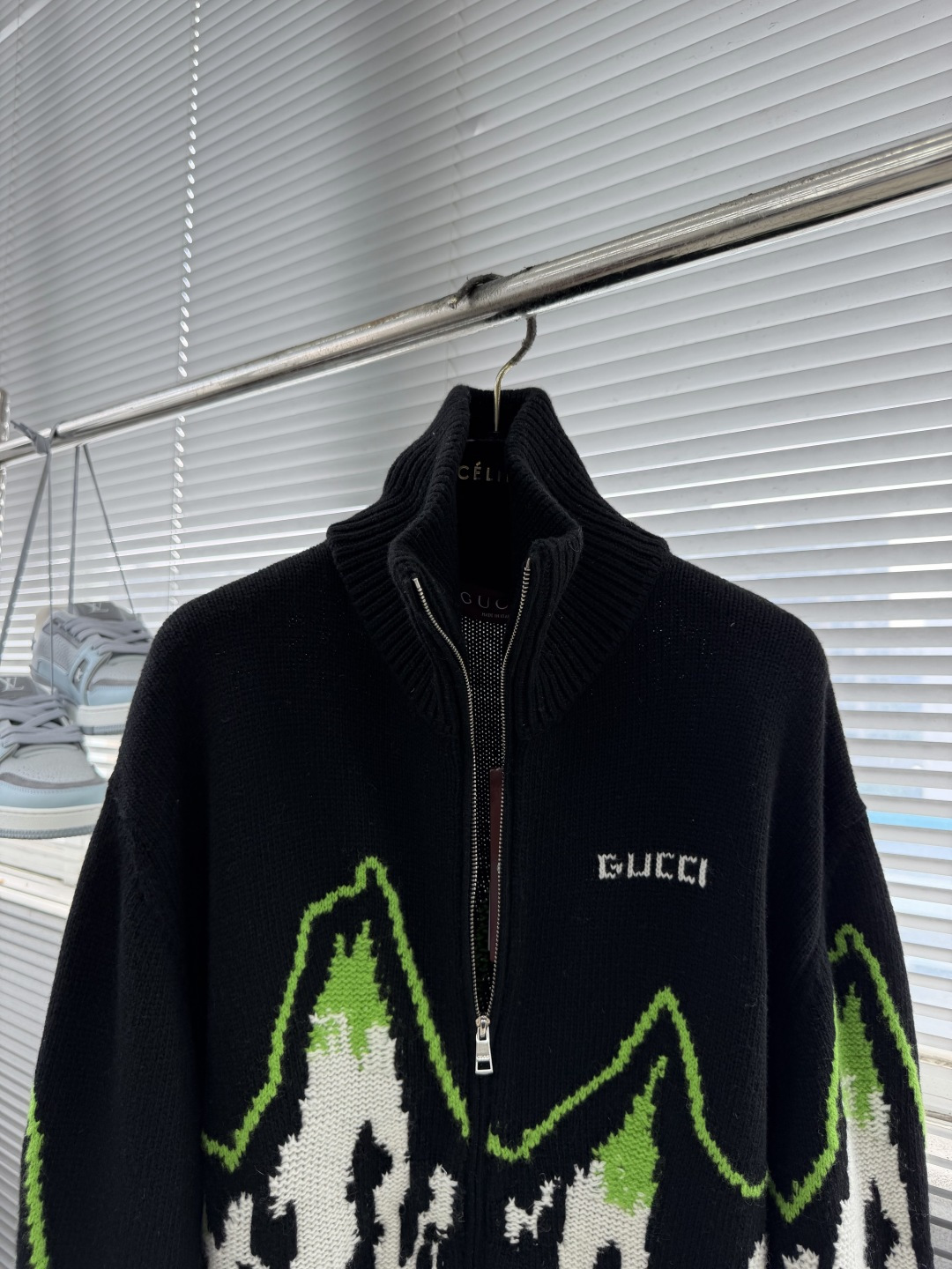 -GUCC 26fw新款Altitude滑雪系列 饰山景图案嵌花拉链前襟长袖夹克外套 男女同款 码数:S.M. -GUCC 26fw新款Altitude滑雪系列 饰山景图案嵌花拉链前襟长袖夹克外套 男女同款 码数:S.M.