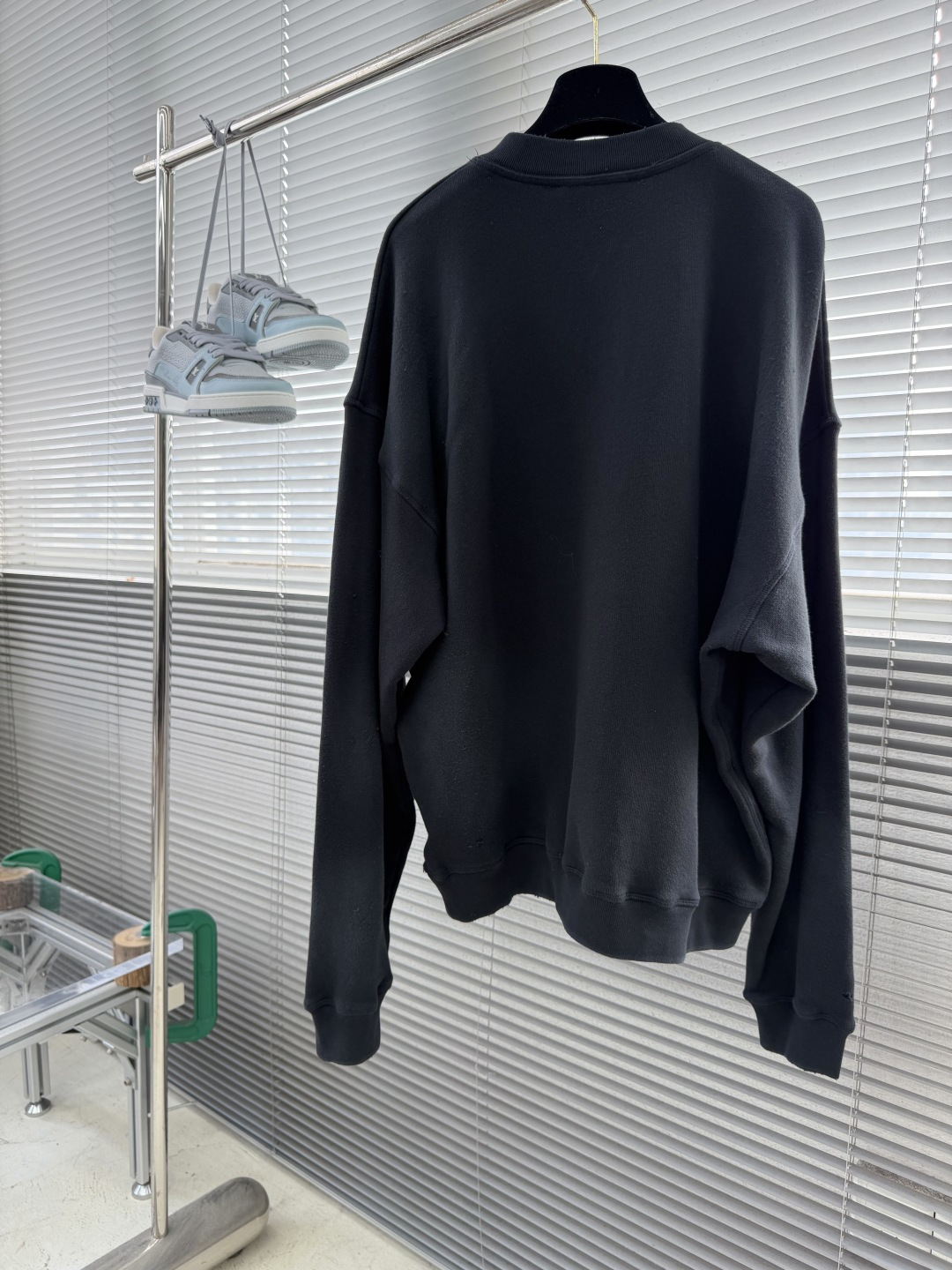 -Acne Studios    徽标印花做旧卫衣 定制摇粒底大卫衣 厚实绵柔 触感绒暖 奶霜米白凝萃成衣 布面漾开温润