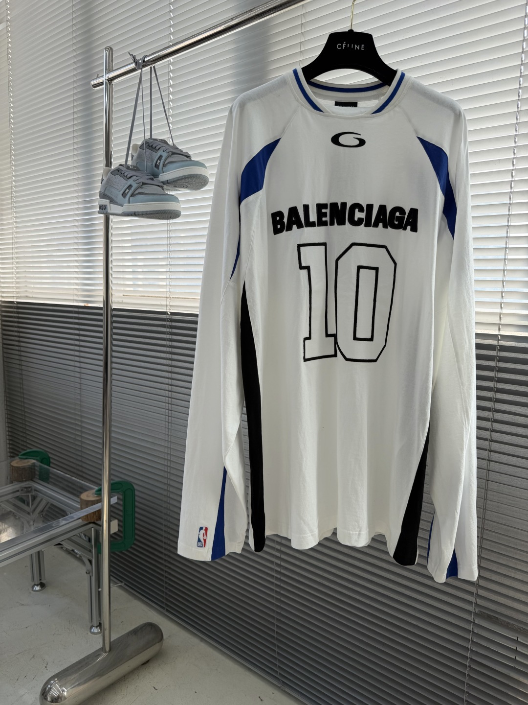 -Balenciag × NBA SS26 联名款 廓形平纹针织长袖撞色艺术作品刺绣 T恤 宽松版型  男女同款 码数：
