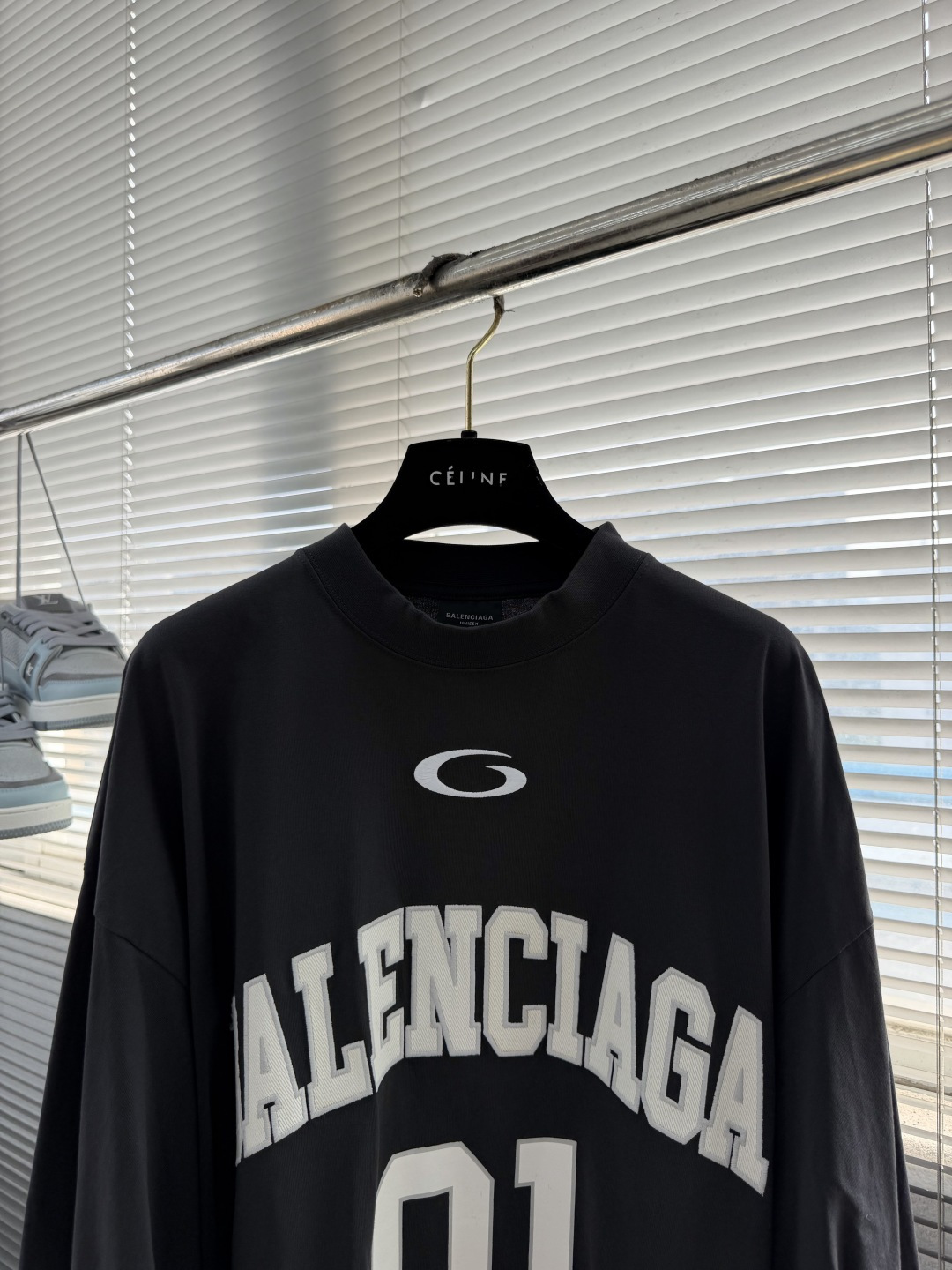 -Balenciag     SS26 Basketball系列 字母印花圆领长袖 T恤 宽松版型 男款 黑色 码数：1