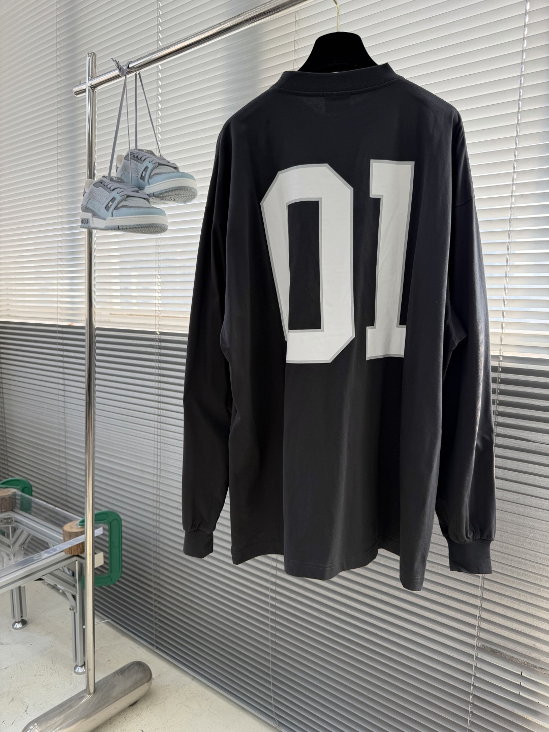 -Balenciag     SS26 Basketball系列 字母印花圆领长袖 T恤 宽松版型 男款 黑色 码数：1