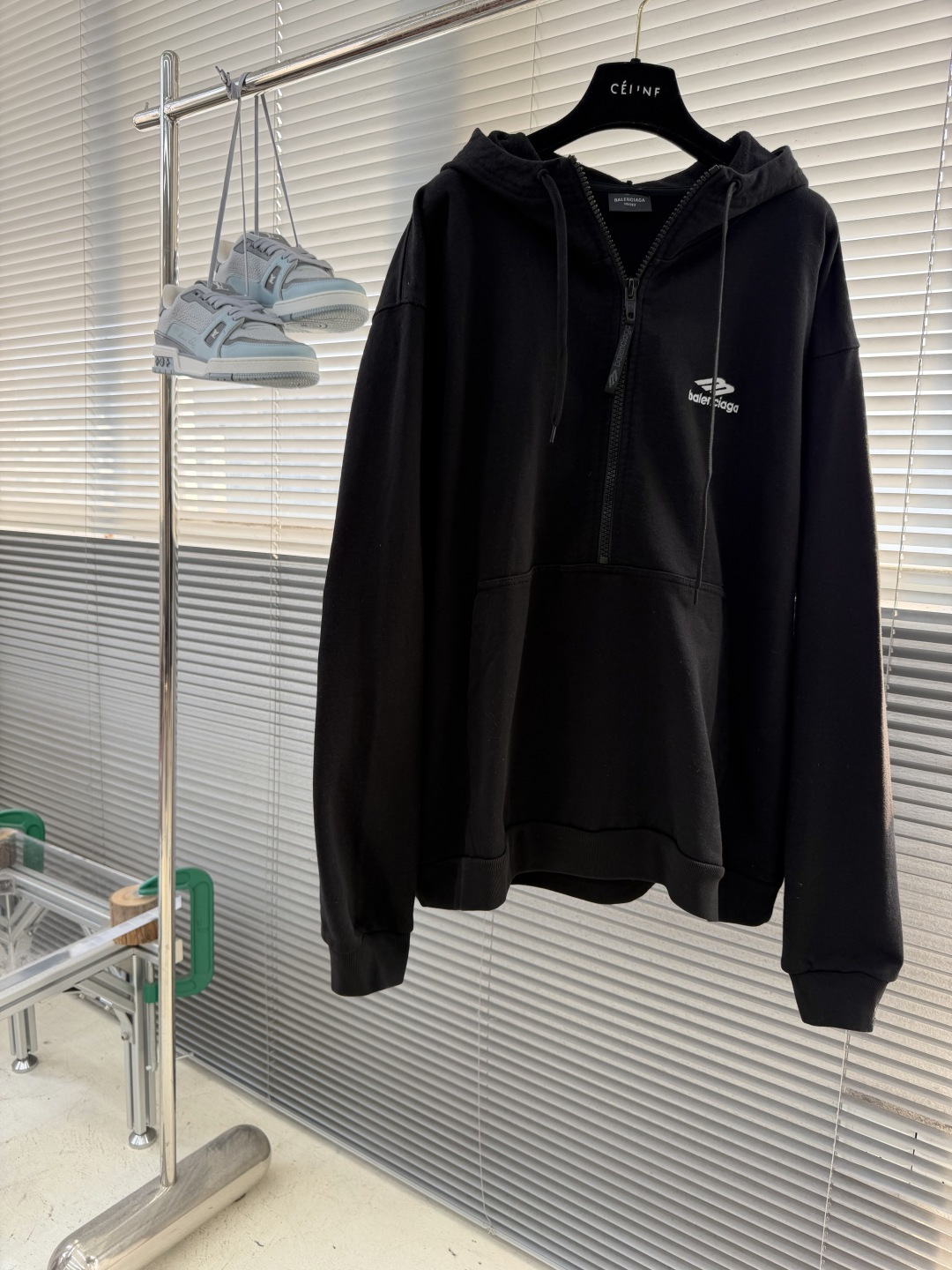 -Balenciag     SS26 袖口和腰围收拢设计 卫衣 宽松版型 男款 码数：S.M.L 尺码	衣长	肩宽	胸