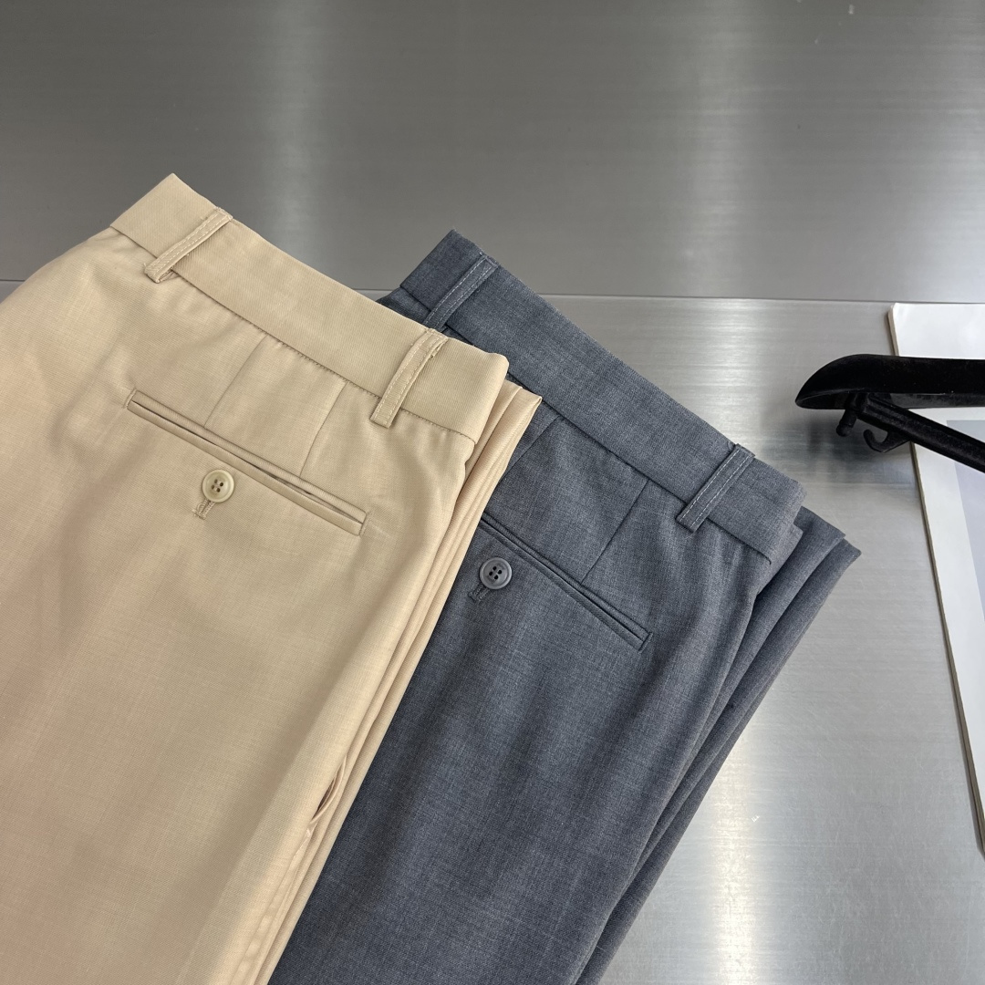-Brioni 100%美利奴羊毛 百搭通勤休闲西裤 经典的男士商务休闲西裤,甄选品牌专属的精细美利奴羊毛织就,裤 -Brioni 100%美利奴羊毛 百搭通勤休闲西裤 经典的男士商务休闲西裤,甄选品牌专属的精细美利奴羊毛织就,裤