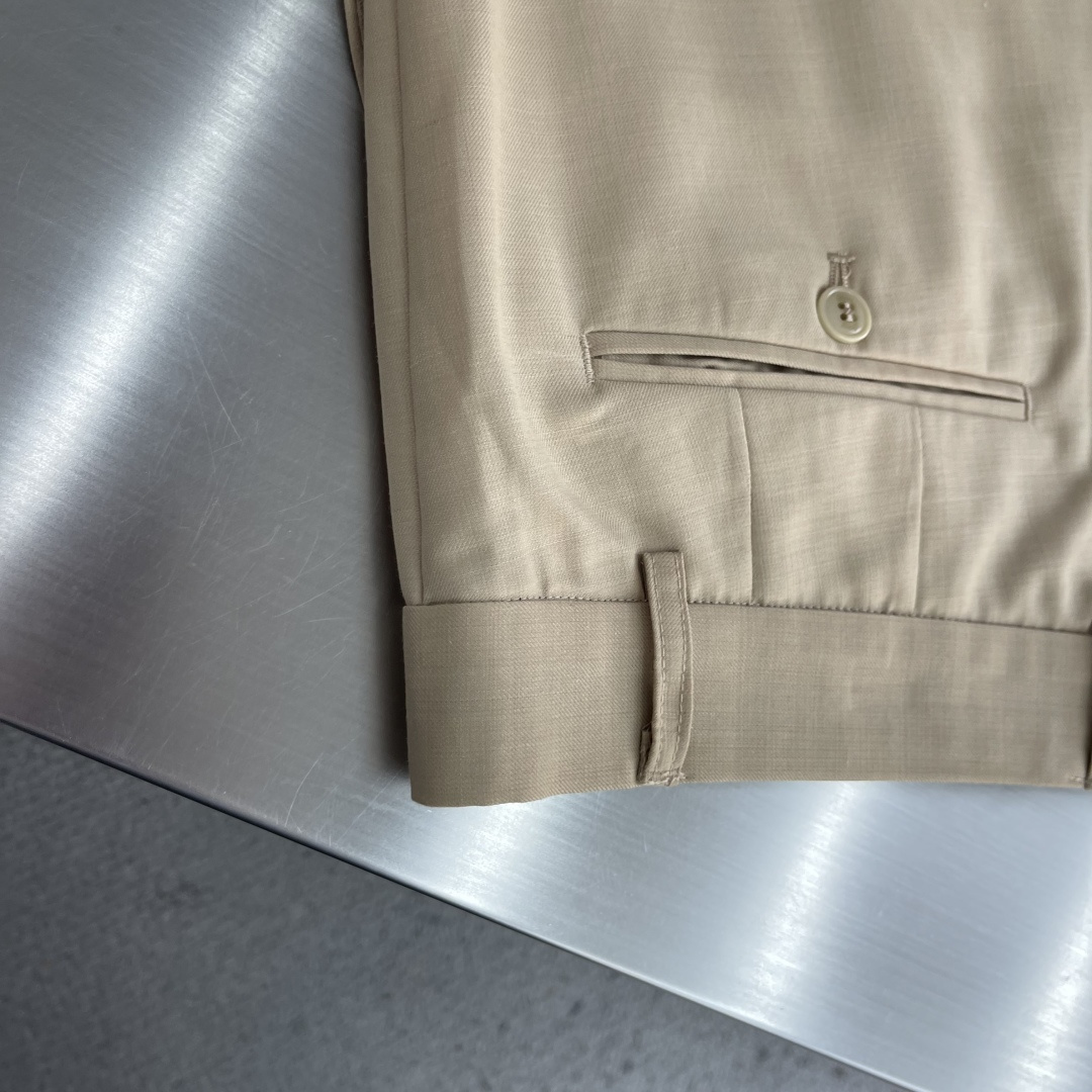 -Brioni 100%美利奴羊毛 百搭通勤休闲西裤 经典的男士商务休闲西裤,甄选品牌专属的精细美利奴羊毛织就,裤 -Brioni 100%美利奴羊毛 百搭通勤休闲西裤 经典的男士商务休闲西裤,甄选品牌专属的精细美利奴羊毛织就,裤