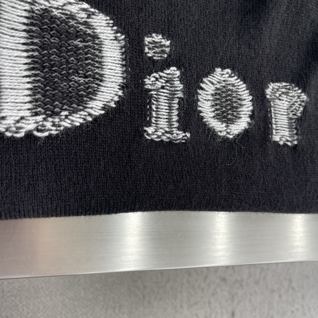 -Dio 26fw羊毛字母提花Logo羊绒衫 美利奴羊毛混纺纱线 采用日本进口(岛精)7针织机 毛料提花 毛料酵洗 -Dio 26fw羊毛字母提花Logo羊绒衫 美利奴羊毛混纺纱线 采用日本进口(岛精)7针织机 毛料提花 毛料酵洗