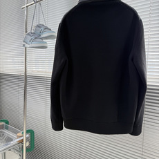 -Moncle* 前后针织拼接连帽羽绒服,简约而颇具时尚的设计, 袖臂徽章Logo标,前后双料拼接,后身采用双针织 -Moncle* 前后针织拼接连帽羽绒服,简约而颇具时尚的设计, 袖臂徽章Logo标,前后双料拼接,后身采用双针织