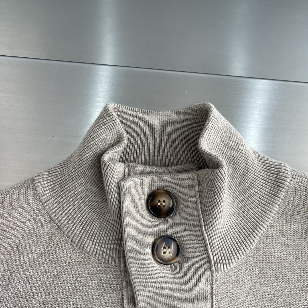 -Loro Piana     针织纽扣开衫 这款非常有特色彩纱并纱混纺 保暖厚款  尺码:M-XXXL