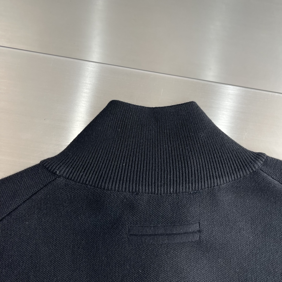-Loro Piana     针织纽扣开衫 这款非常有特色彩纱并纱混纺 保暖厚款  尺码:M-XXXL