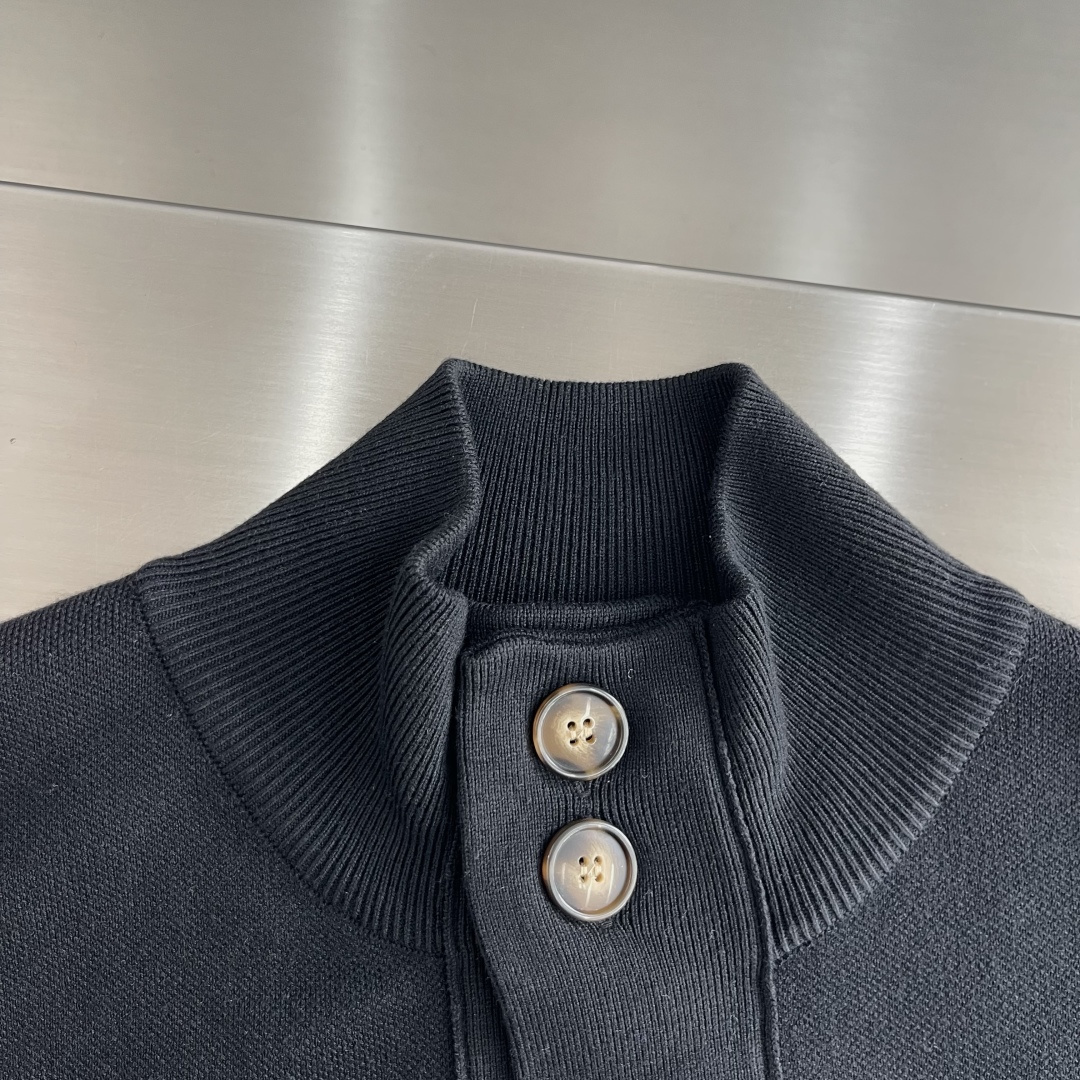 -Loro Piana     针织纽扣开衫 这款非常有特色彩纱并纱混纺 保暖厚款  尺码:M-XXXL