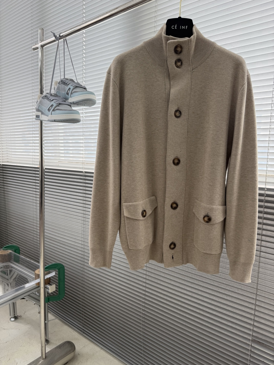 -Loro Piana     针织纽扣开衫 这款非常有特色彩纱并纱混纺 保暖厚款  尺码:M-XXXL