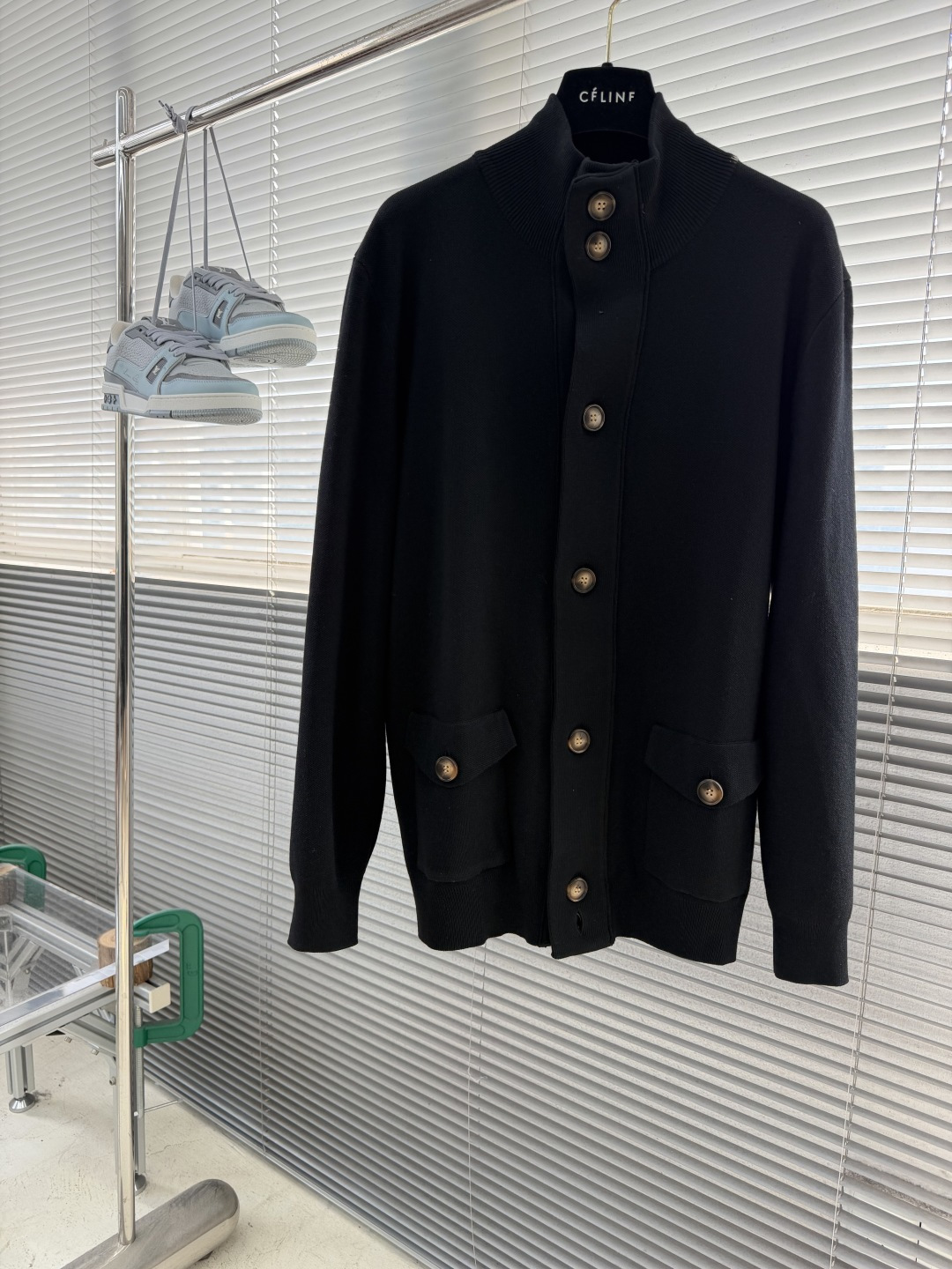 -Loro Piana     针织纽扣开衫 这款非常有特色彩纱并纱混纺 保暖厚款  尺码:M-XXXL