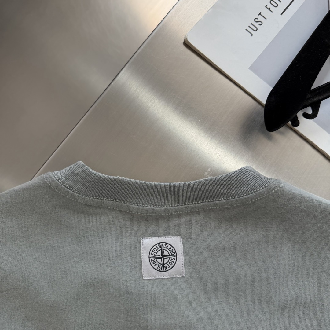 -Stone Island     2026秋冬新款圆领短袖T恤衫  100%长绒棉 亲肤舒适，款式简约，袖口✨星星图案