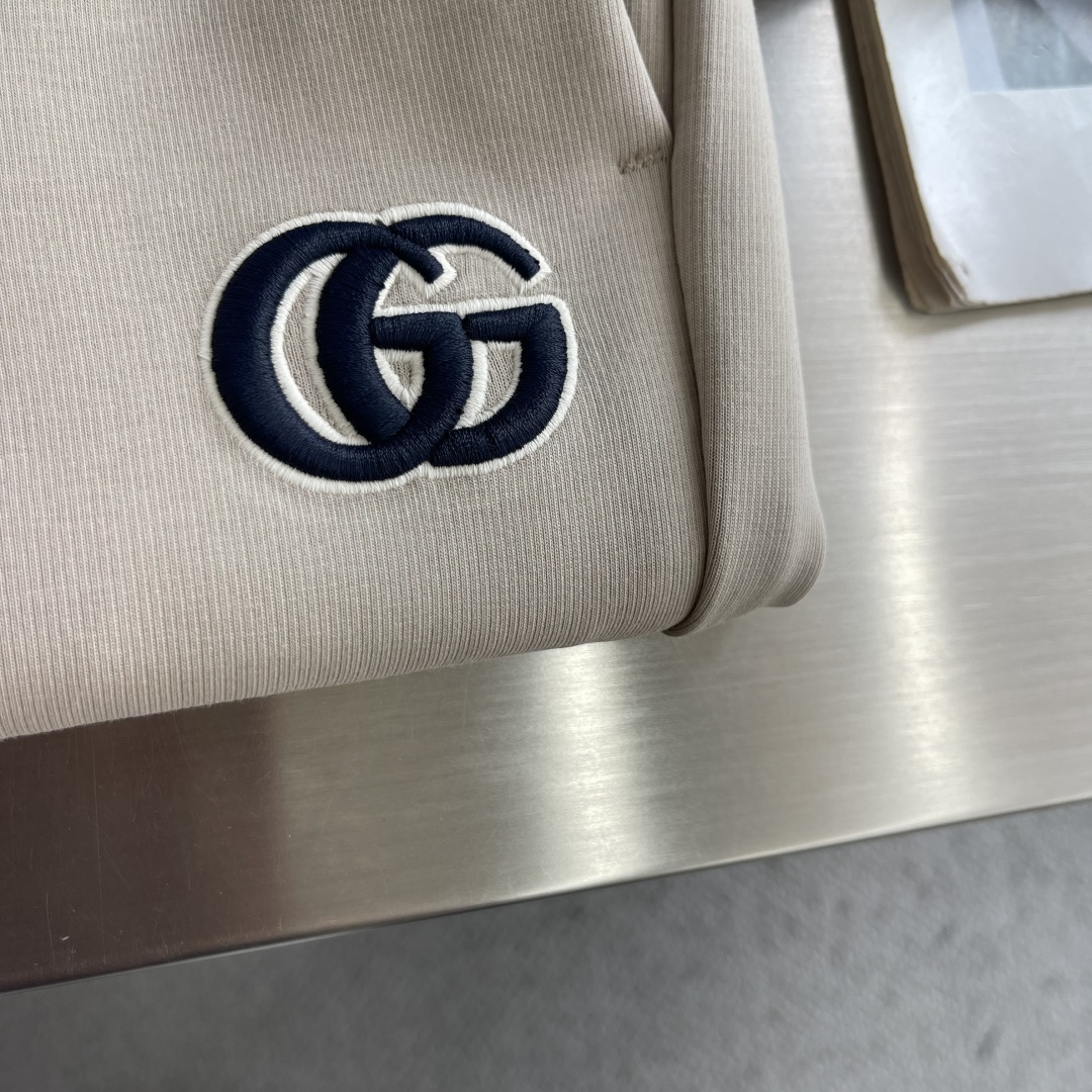 -GUCC     早秋直筒休闲卫裤｜意式奢感，松弛高级感拉满！甄选高垂感针织面料，触感软糯亲肤，垂坠抗皱，上身利落不臃