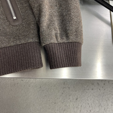 -Brioni 经典意式羊毛混纺休闲棒球夹克 面料与配置:面料采用54.7%腈纶+30.2%聚酯纤维+9.7%锦 -Brioni 经典意式羊毛混纺休闲棒球夹克 面料与配置:面料采用54.7%腈纶+30.2%聚酯纤维+9.7%锦