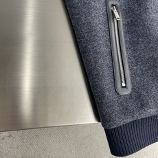 -Brioni 经典意式羊毛混纺休闲棒球夹克 面料与配置:面料采用54.7%腈纶+30.2%聚酯纤维+9.7%锦 -Brioni 经典意式羊毛混纺休闲棒球夹克 面料与配置:面料采用54.7%腈纶+30.2%聚酯纤维+9.7%锦