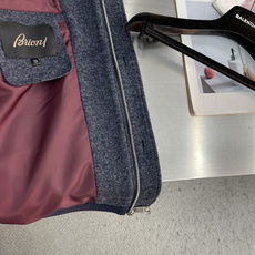 -Brioni 经典意式羊毛混纺休闲棒球夹克 面料与配置:面料采用54.7%腈纶+30.2%聚酯纤维+9.7%锦 -Brioni 经典意式羊毛混纺休闲棒球夹克 面料与配置:面料采用54.7%腈纶+30.2%聚酯纤维+9.7%锦