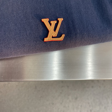 -驴牌 26FW圆领棉质Logo标识卫衣 棉锦混纺320克平纹毛圈卫衣料 配套罗纹 模版刺绣 面料酵洗 1:1订 -驴牌 26FW圆领棉质Logo标识卫衣 棉锦混纺320克平纹毛圈卫衣料 配套罗纹 模版刺绣 面料酵洗 1:1订