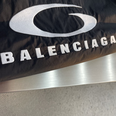 -Balenciag 刺绣Logo科技棉府绸夹克外套 棉质混纺锦纶梭织布 满天星网布 进口刺绣 高温预缩 1:1订 -Balenciag 刺绣Logo科技棉府绸夹克外套 棉质混纺锦纶梭织布 满天星网布 进口刺绣 高温预缩 1:1订