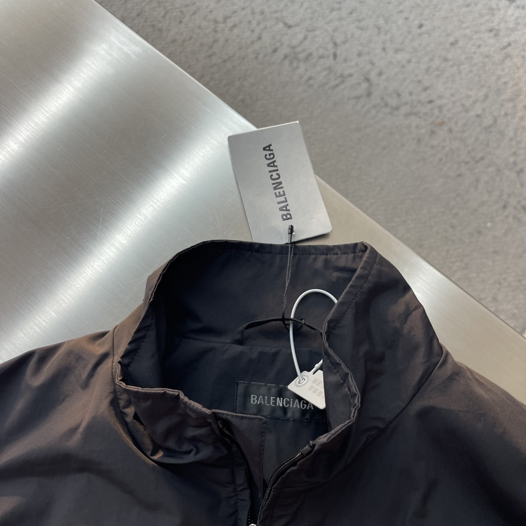 -Balenciag 刺绣Logo科技棉府绸夹克外套 棉质混纺锦纶梭织布 满天星网布 进口刺绣 高温预缩 1:1订 -Balenciag 刺绣Logo科技棉府绸夹克外套 棉质混纺锦纶梭织布 满天星网布 进口刺绣 高温预缩 1:1订