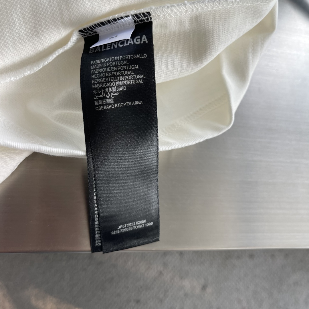 -Balenciag    秋季新款长袖｜品牌logo重工刺绣 这件长袖真的把低调奢华拿捏住 胸前立体刺绣BB标识，针脚
