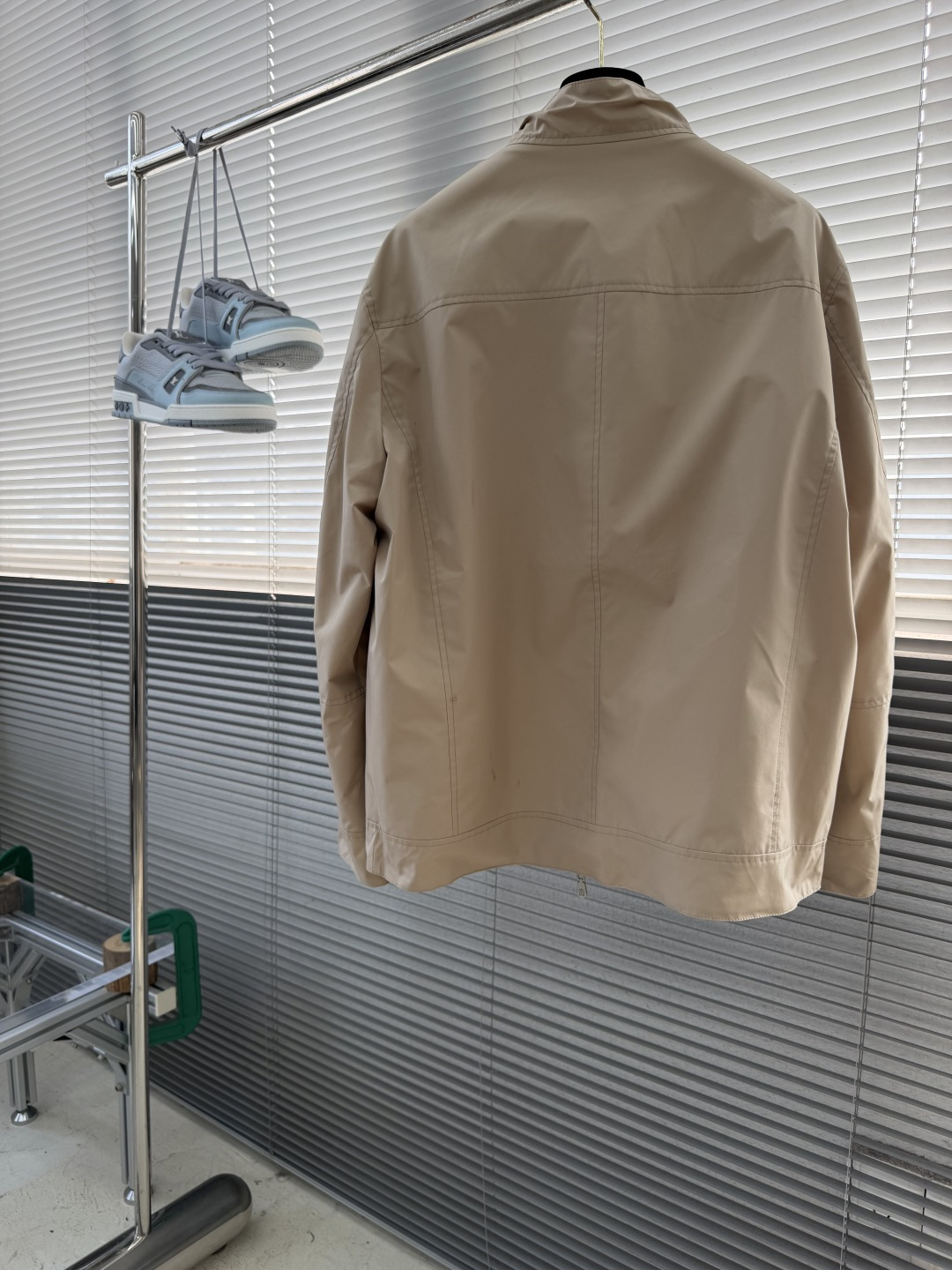 -BC     26fw新款纯色双面拉链立领长袖  男款  码数：S.M.L 衣长	64	67	69.5	 胸围	112
