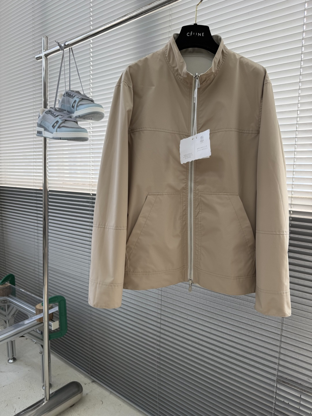 -BC     26fw新款纯色双面拉链立领长袖  男款  码数：S.M.L 衣长	64	67	69.5	 胸围	112
