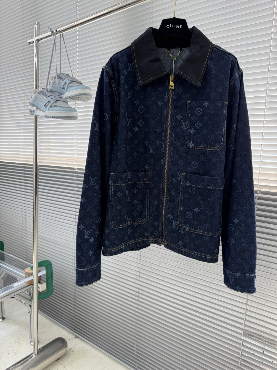 -驴牌     26FW Monogram满印牛仔工装夹克外套 12安赛络纺激光定位烧花面料 定位裁床 雷射激光 成衣洗
