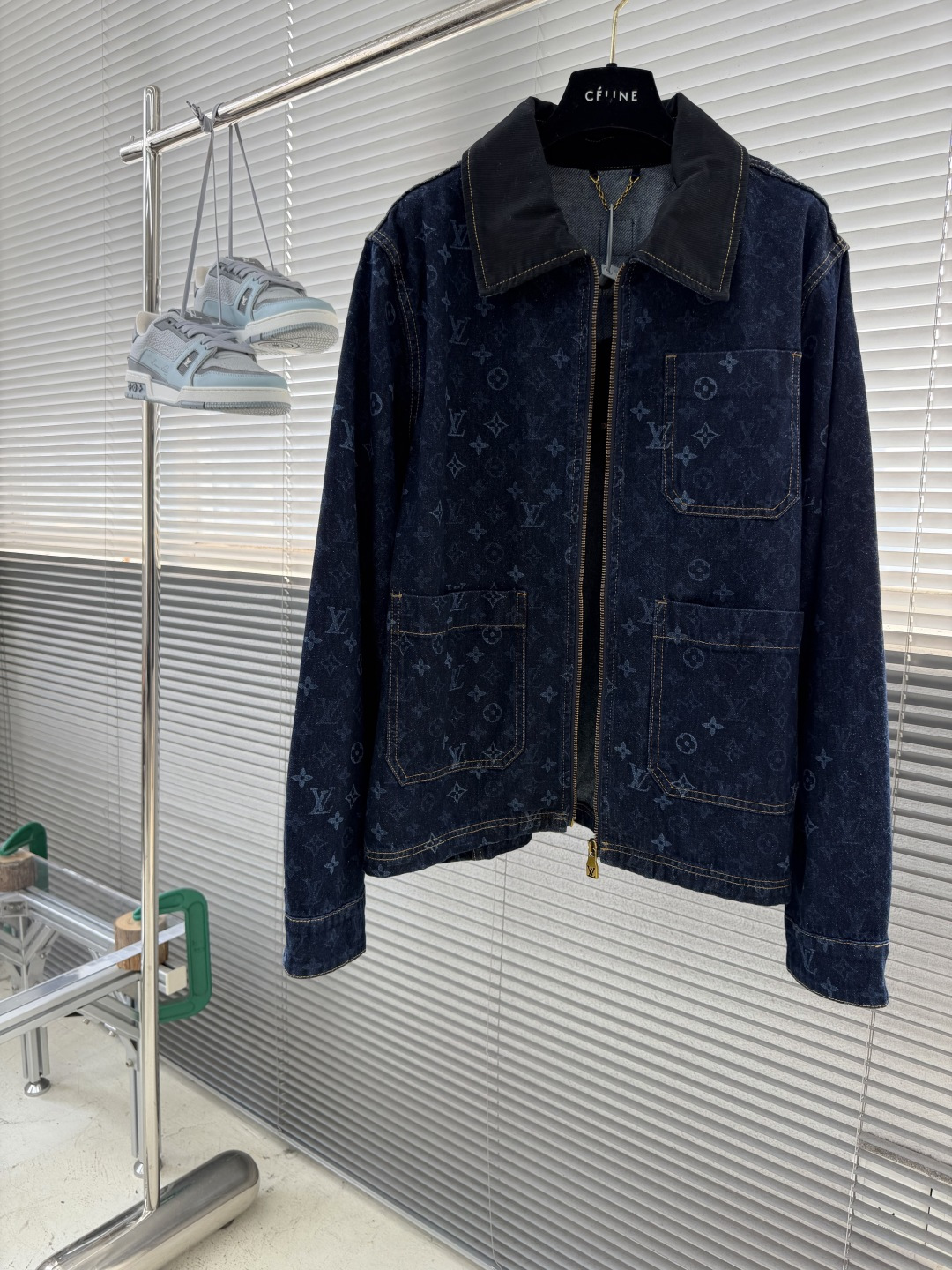 -驴牌 26FW Monogram满印牛仔工装夹克外套 12安赛络纺激光定位烧花面料 定位裁床 雷射激光 成衣洗 -驴牌 26FW Monogram满印牛仔工装夹克外套 12安赛络纺激光定位烧花面料 定位裁床 雷射激光 成衣洗
